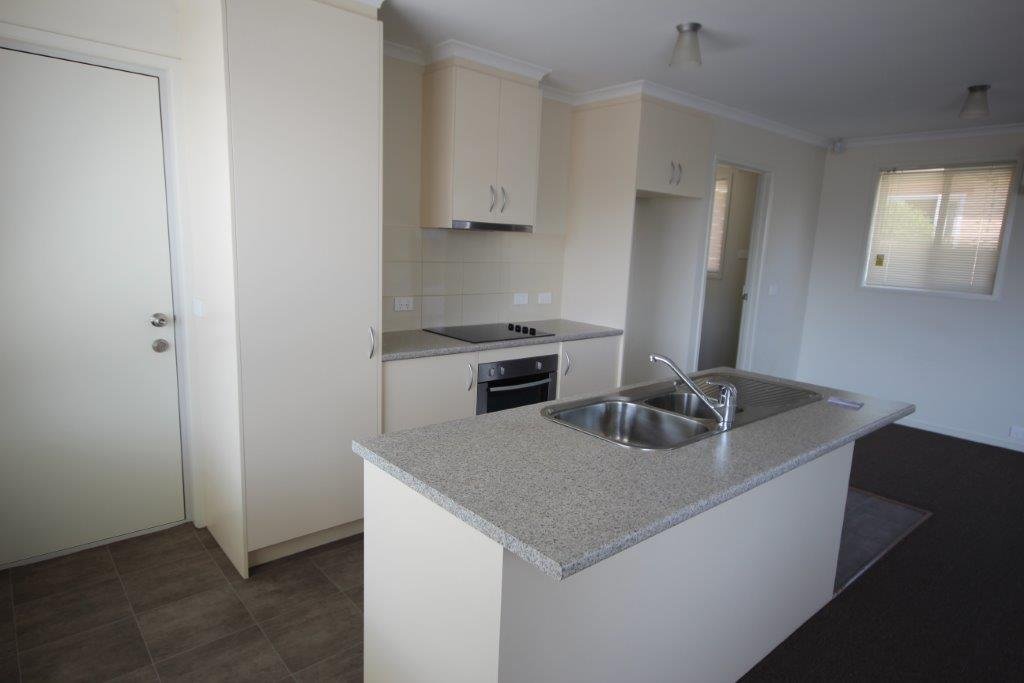 2/67 Edinburgh Crescent GOODWOOD 3