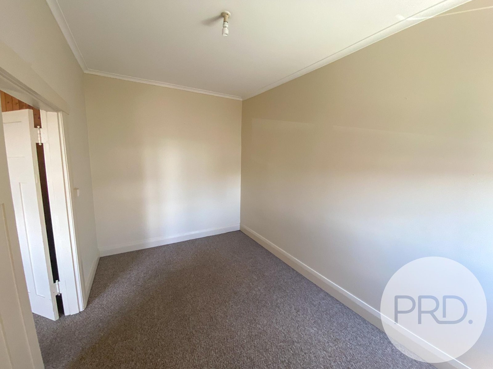 2/67 Giblin Street LENAH VALLEY 5