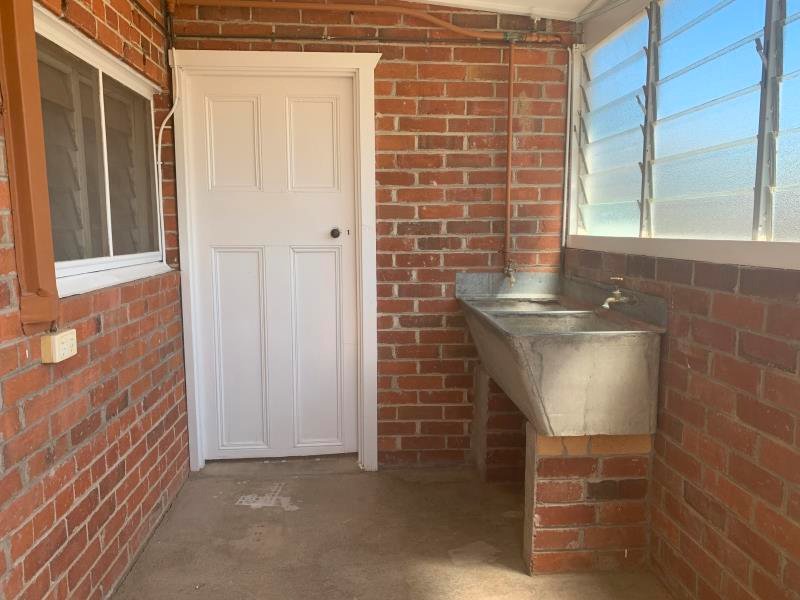 2/67 Mathews Street TAMWORTH 6