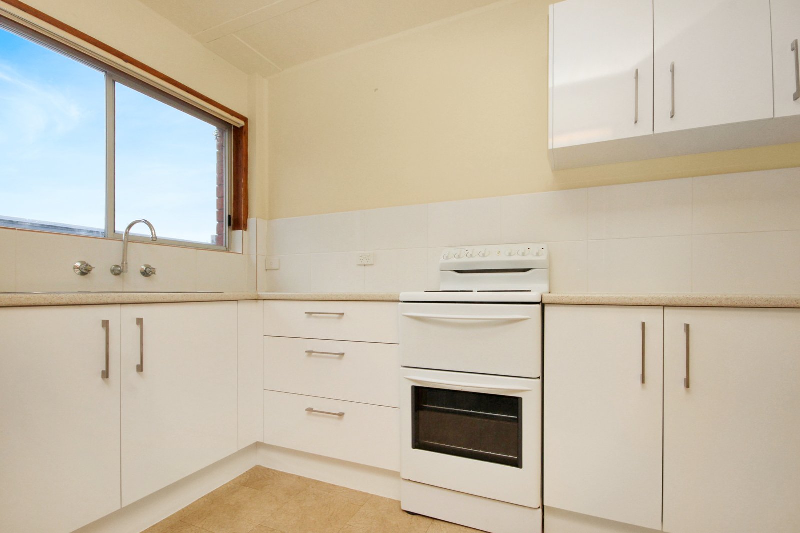 2/68 Bold Street LAURIETON 2