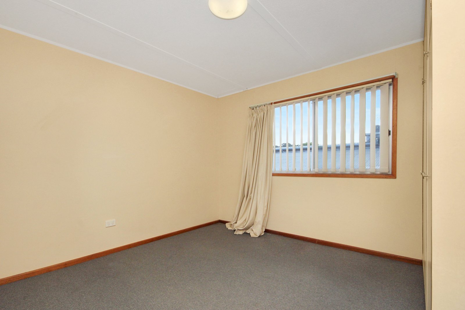 2/68 Bold Street LAURIETON 4