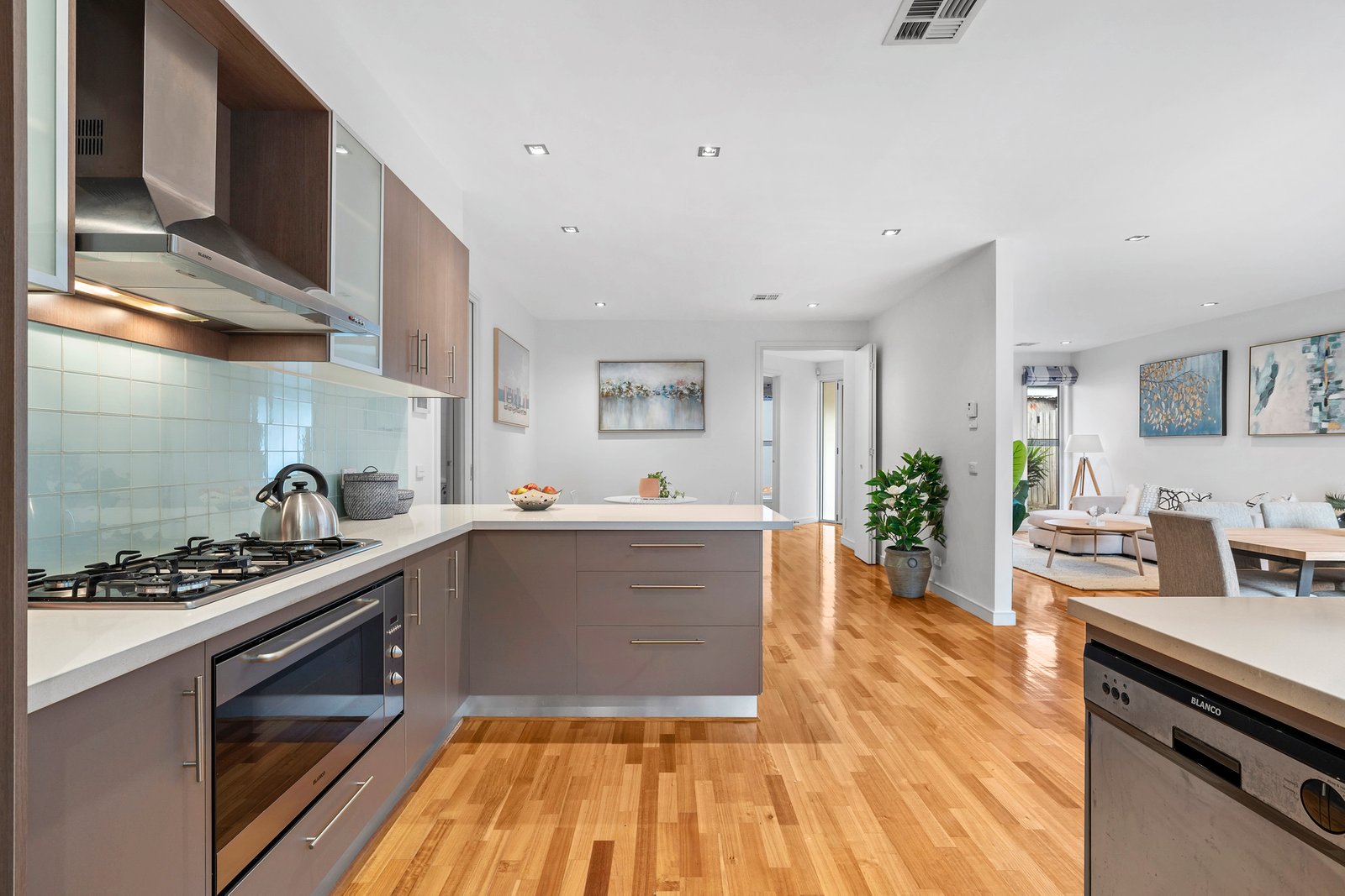 Real Estate and Property in 2/68 Burrindi Road, Caulfield South, VIC