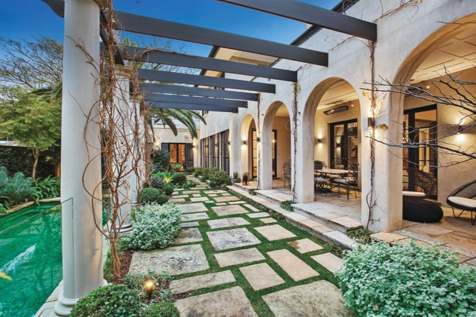 Real Estate and Property in 268 Domain Road, South Yarra, VIC