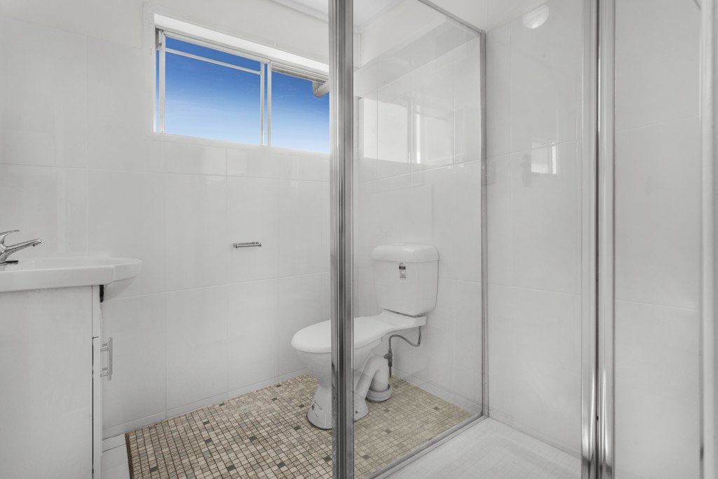 2/68 Jenner Street NUNDAH 2