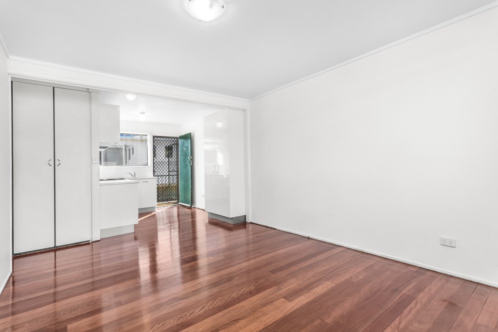 2/68 Jenner Street NUNDAH 4