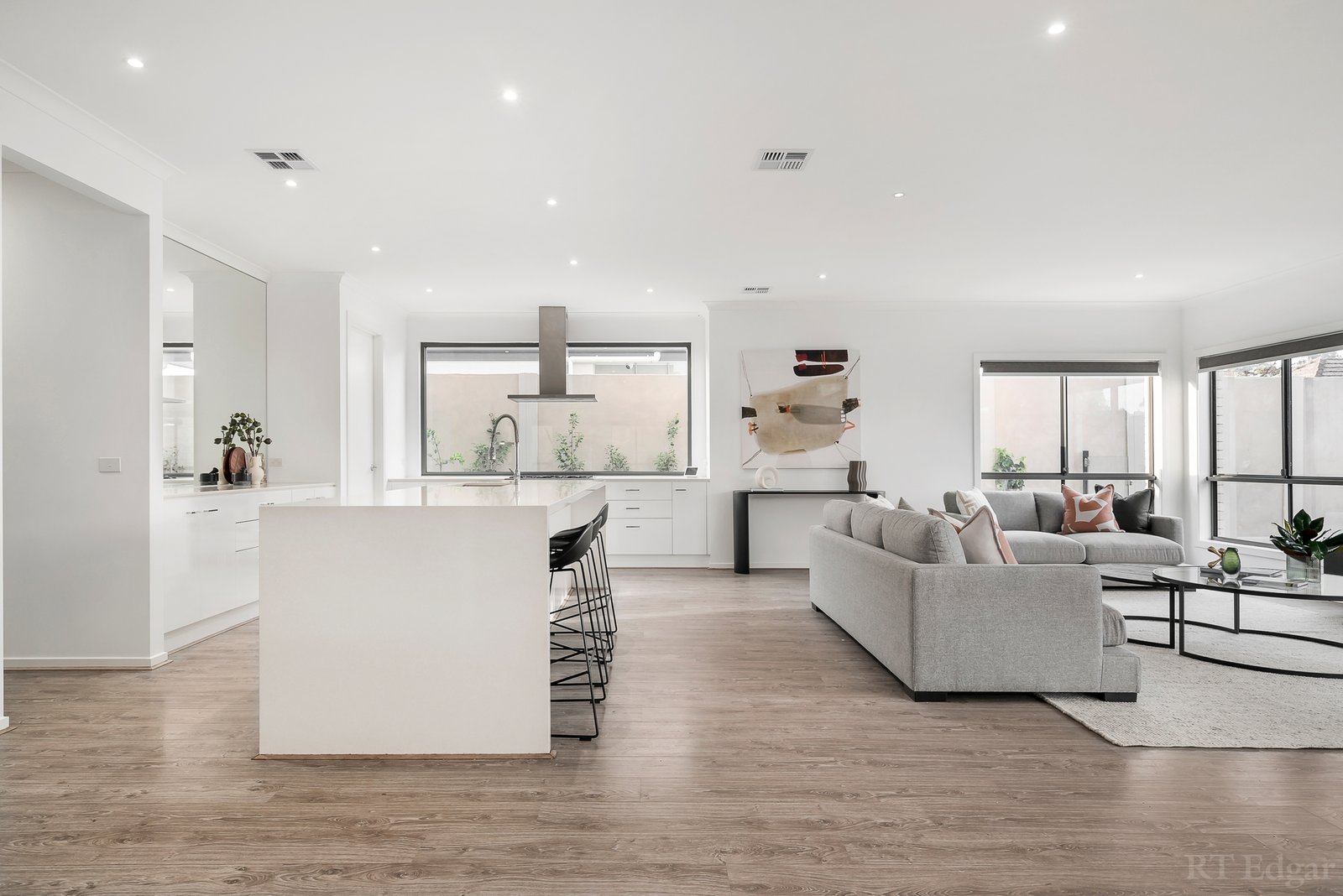 Real Estate and Property in 268 Station Street, Edithvale, VIC