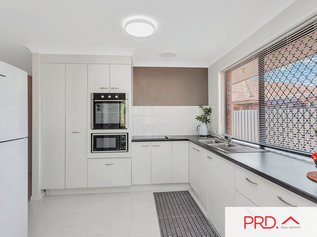 2/68 Treeview Drive BURLEIGH WATERS 4