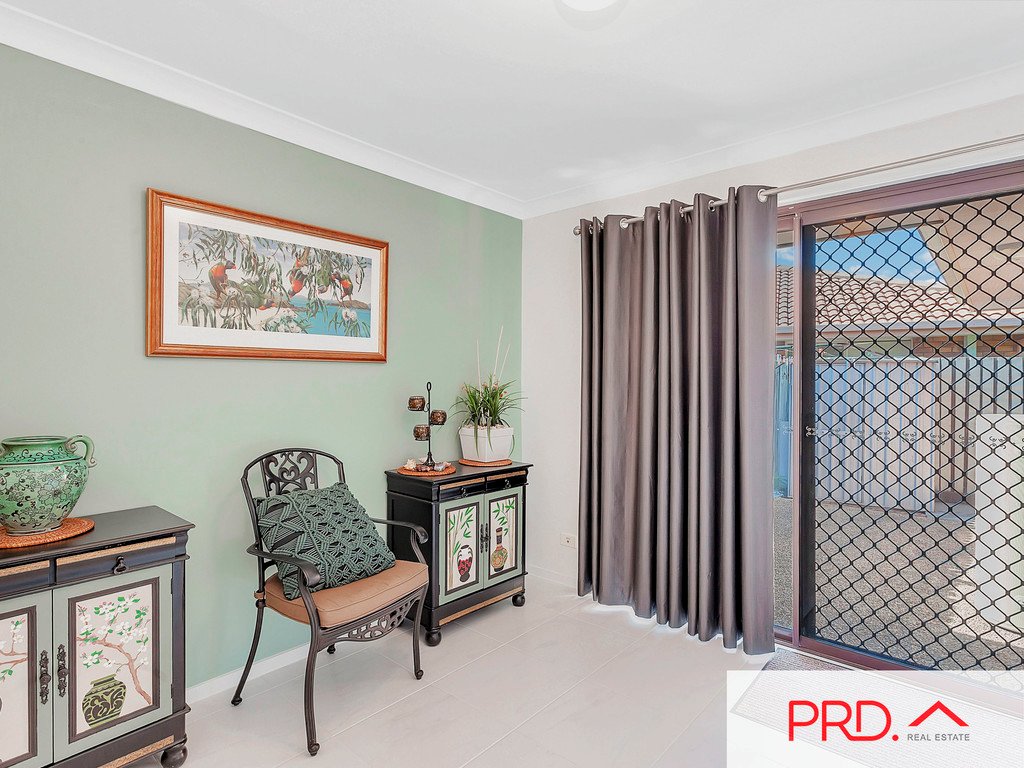 2/68 Treeview Drive BURLEIGH WATERS 8