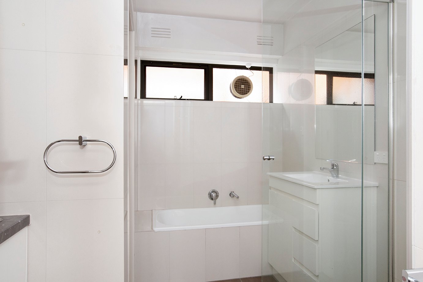 Real Estate and Property in 2/684 Inkerman Road, Caulfield North, VIC