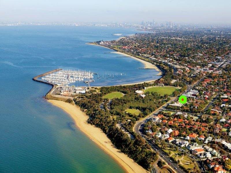 Gallery: 26/86-88 Beach Road