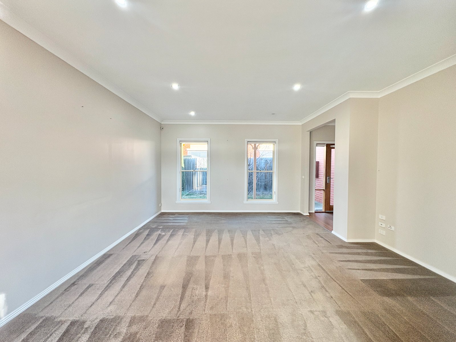 Gallery: 2/69 Malinda Crescent