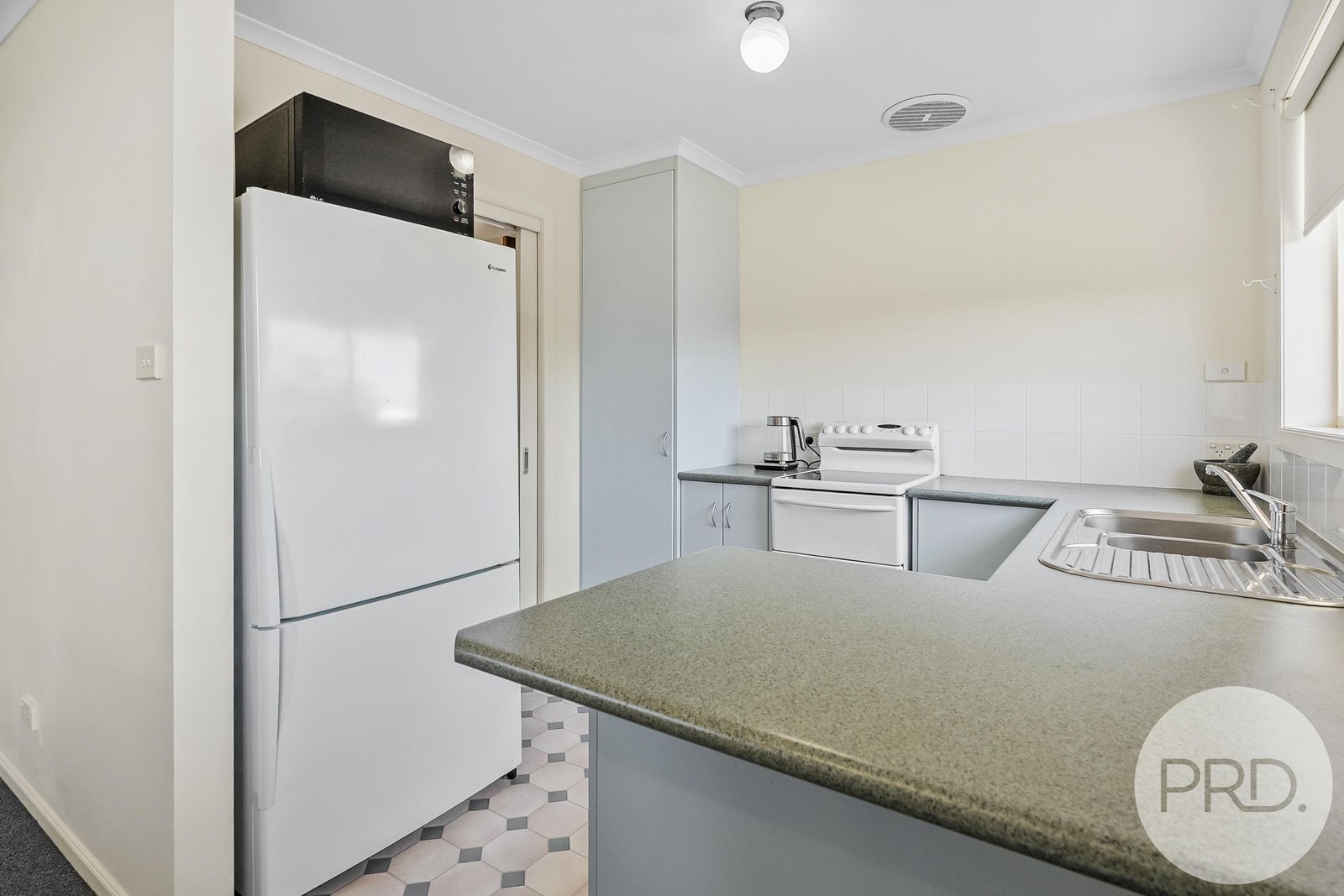 2/69 William Street BRIGHTON 11