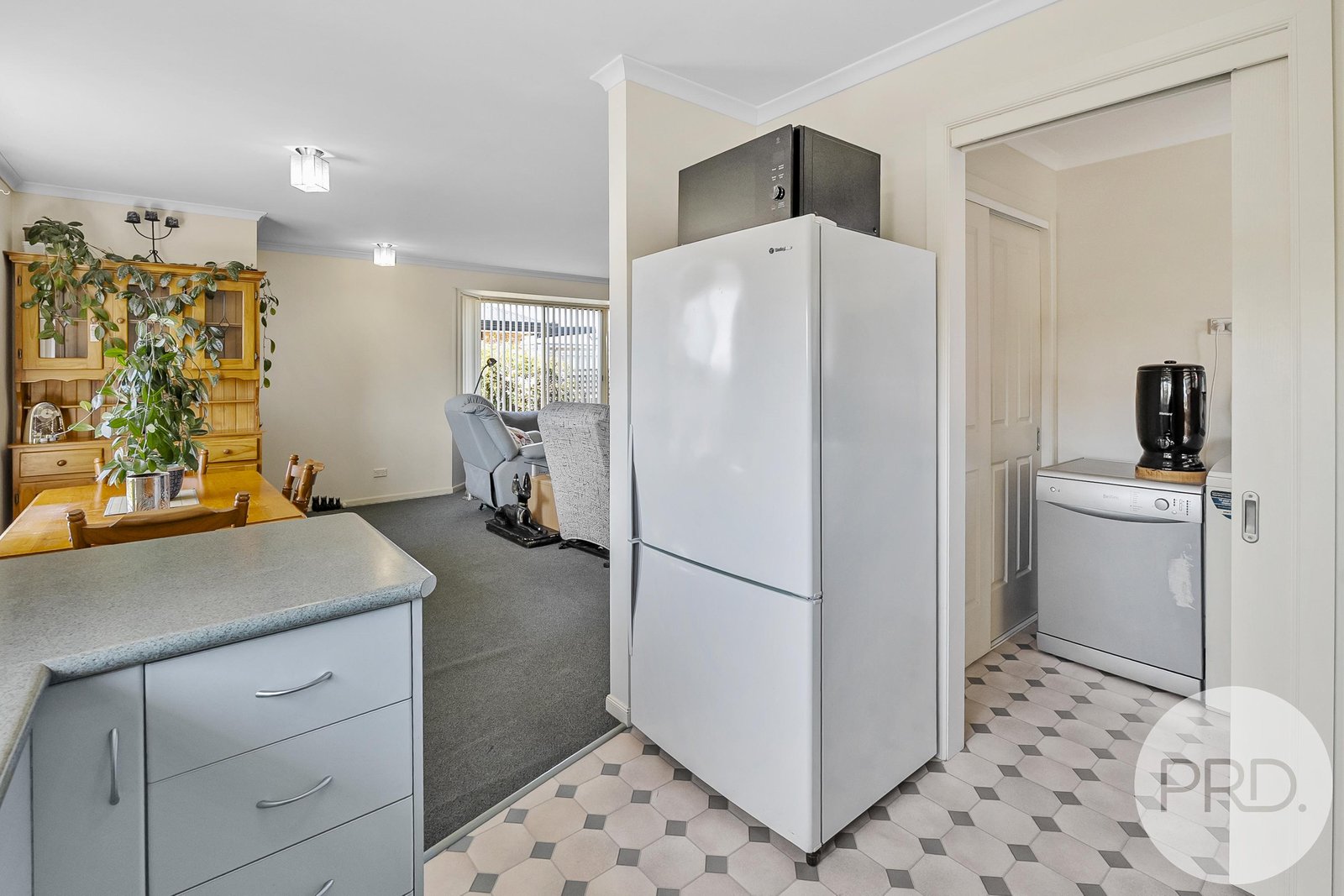 2/69 William Street BRIGHTON 12