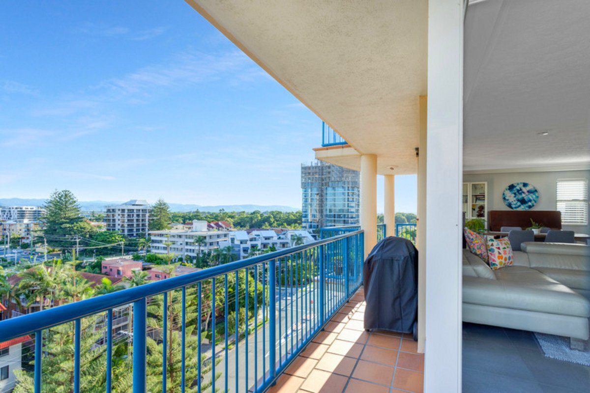 26/93 Old Burleigh Road Broadbeach 2