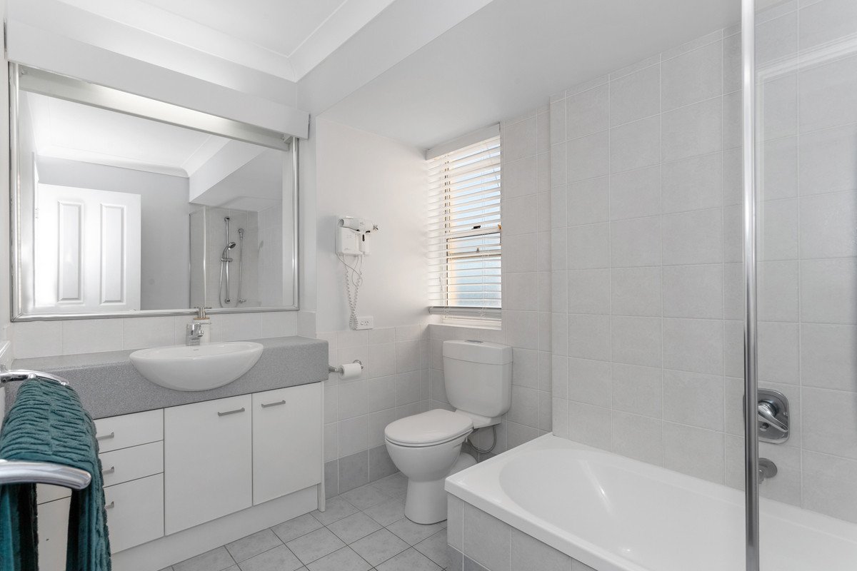 26/93 Old Burleigh Road Broadbeach 9