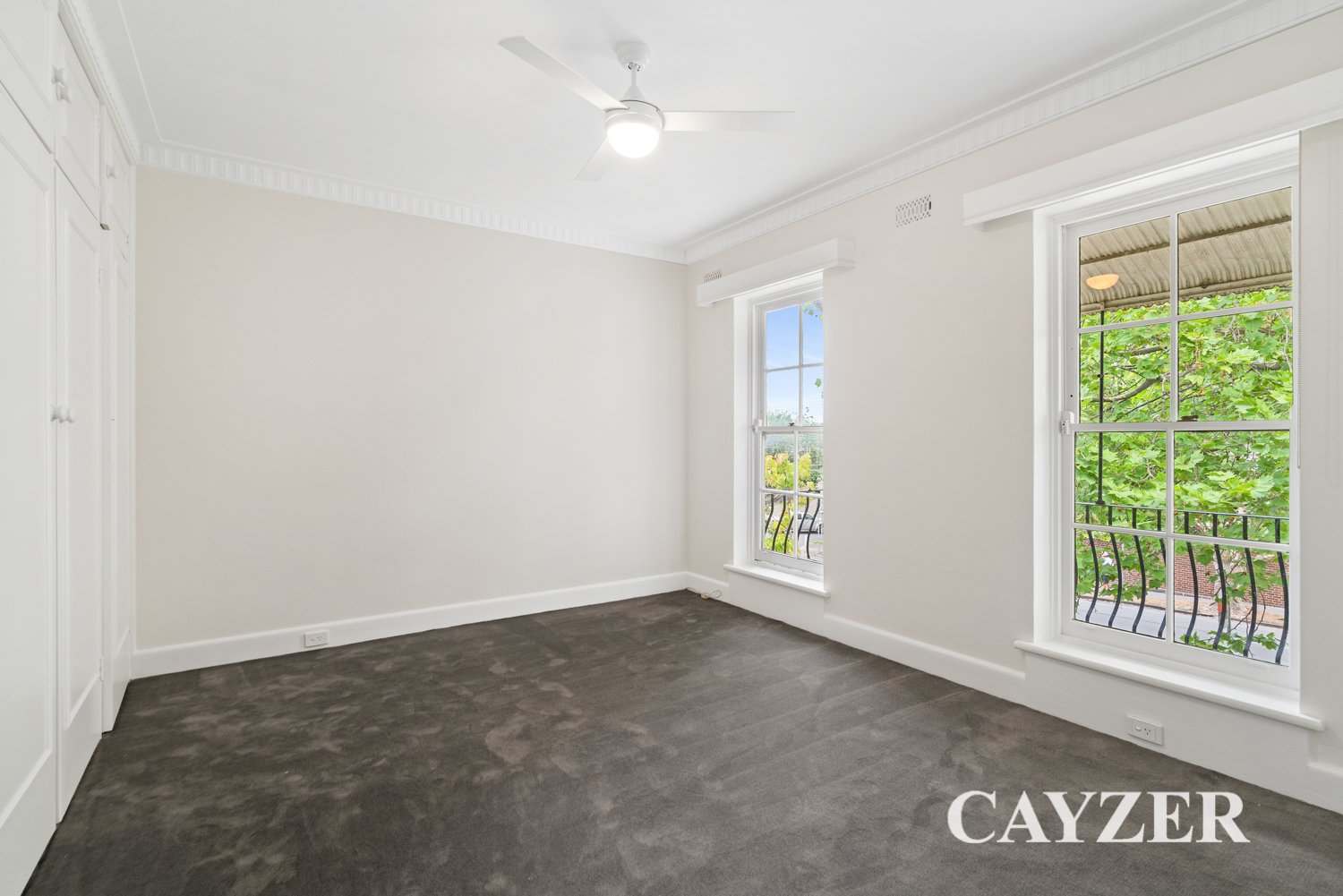 Gallery: 2/694 Orrong Road