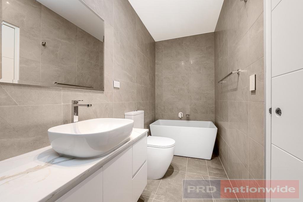 26a Duke Street EAST HILLS 6