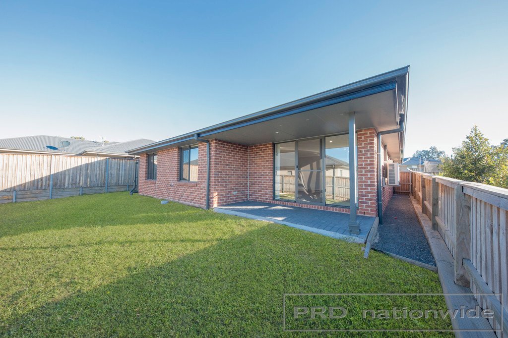 26a Finch Crescent ABERGLASSLYN 13