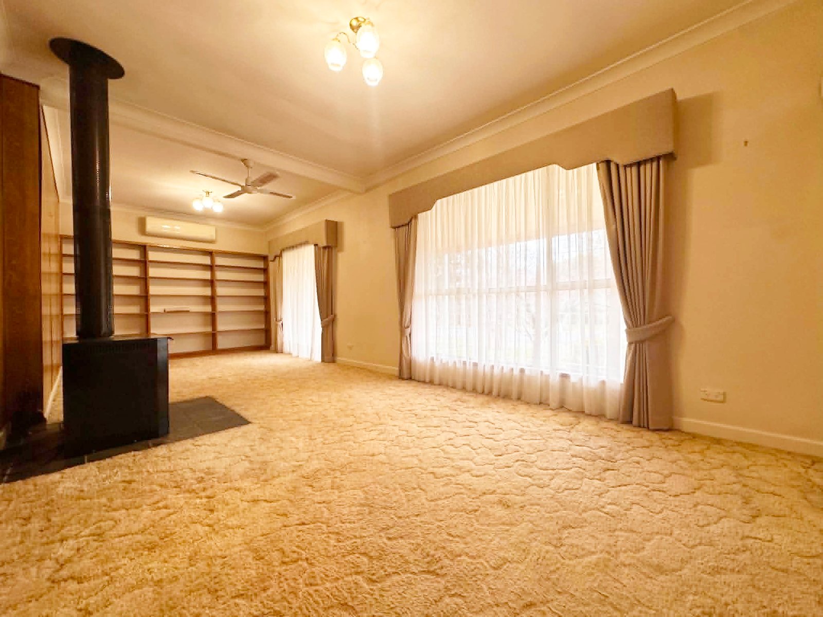 27-31 Mate Street TUMBARUMBA 6