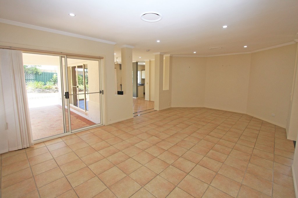 27 Abby Crescent ASHMORE 5