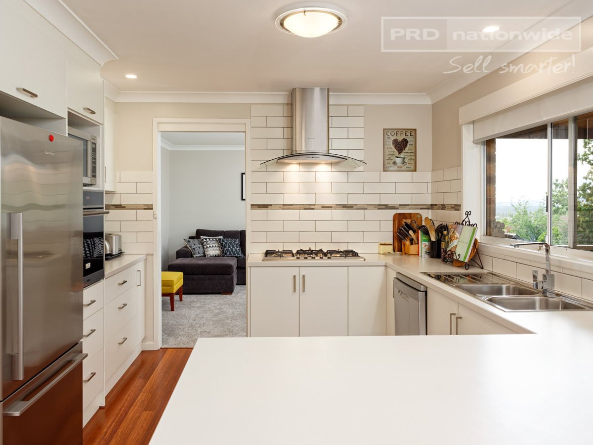 27 Allambie Way MOUNT AUSTIN 5