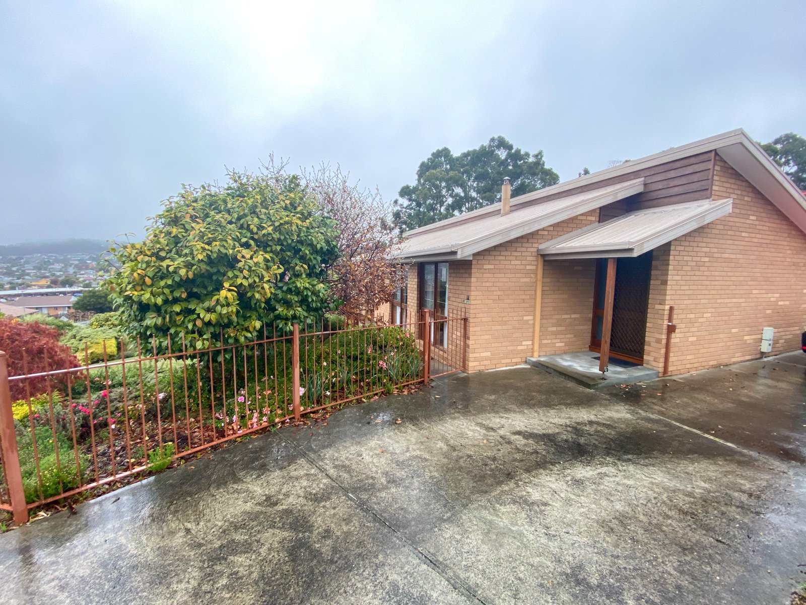27 Amethyst Drive BLACKMANS BAY 2