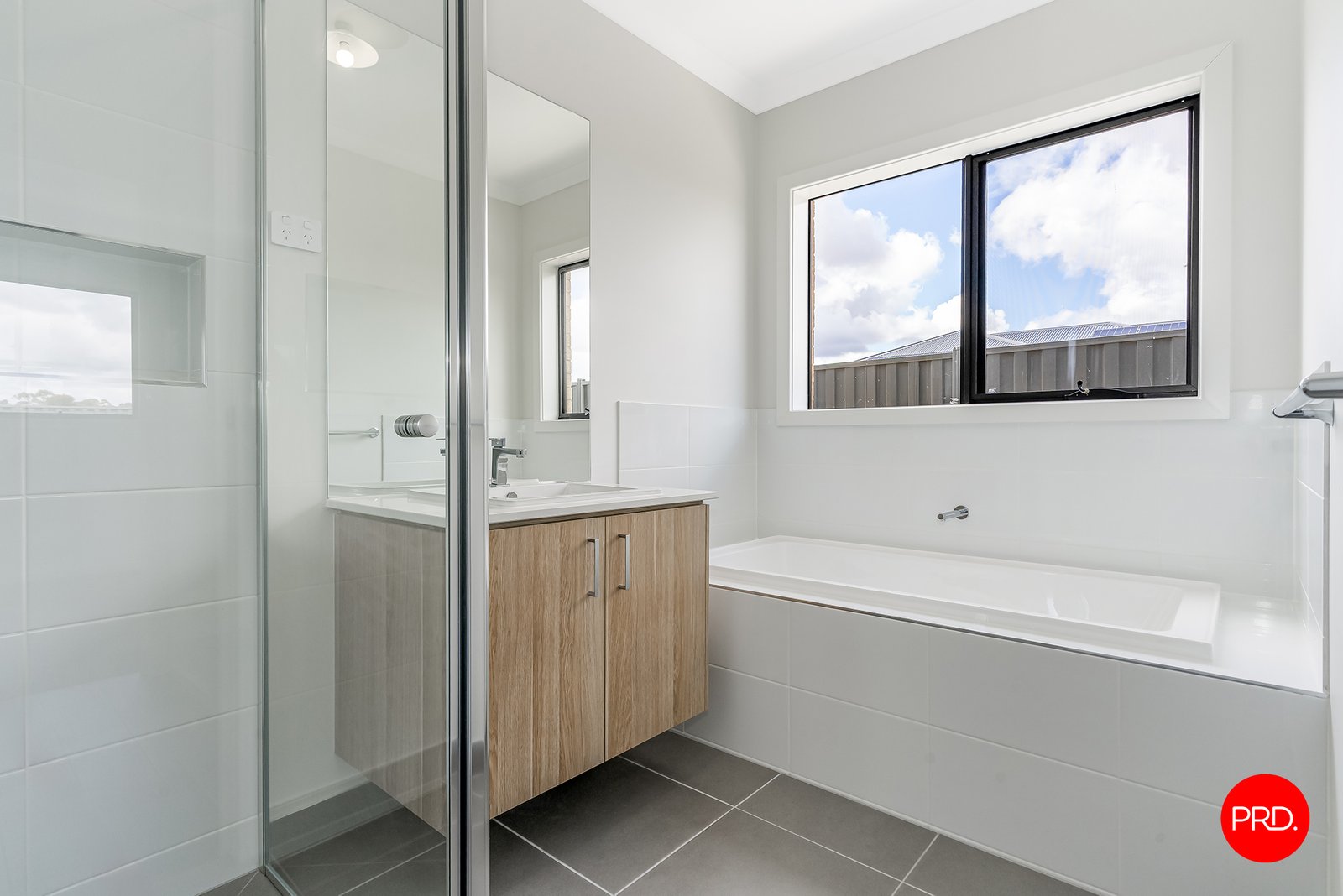 27 ANAHEIM Avenue HUNTLY 12