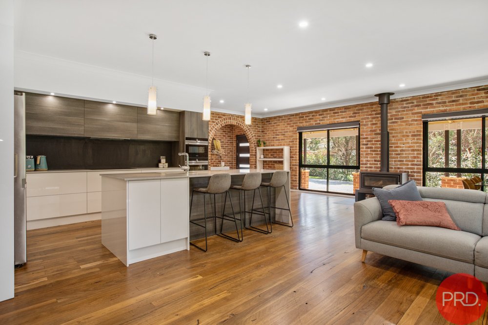 27 Ann Street WALLALONG 9