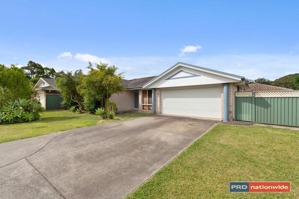 27 Annandale Court BOAMBEE EAST 1