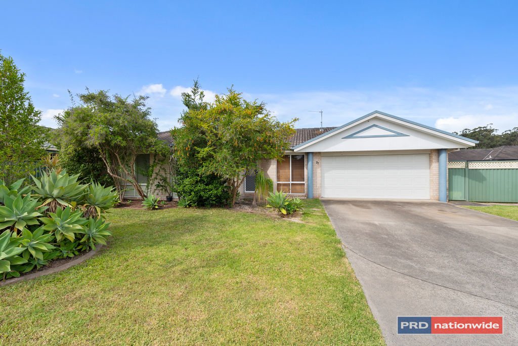 27 Annandale Court BOAMBEE EAST 2