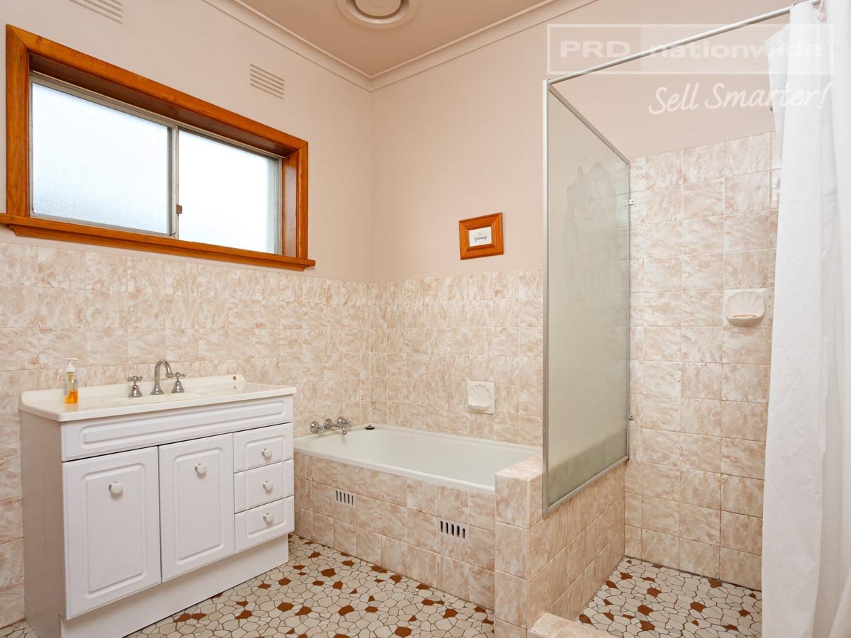 27 Anne Street TOLLAND 8