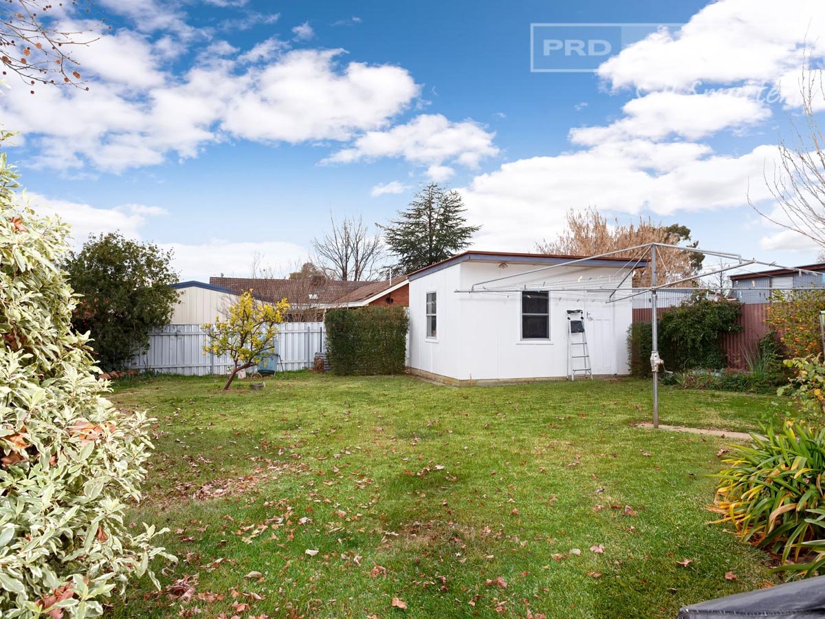 27 Anne Street TOLLAND 9