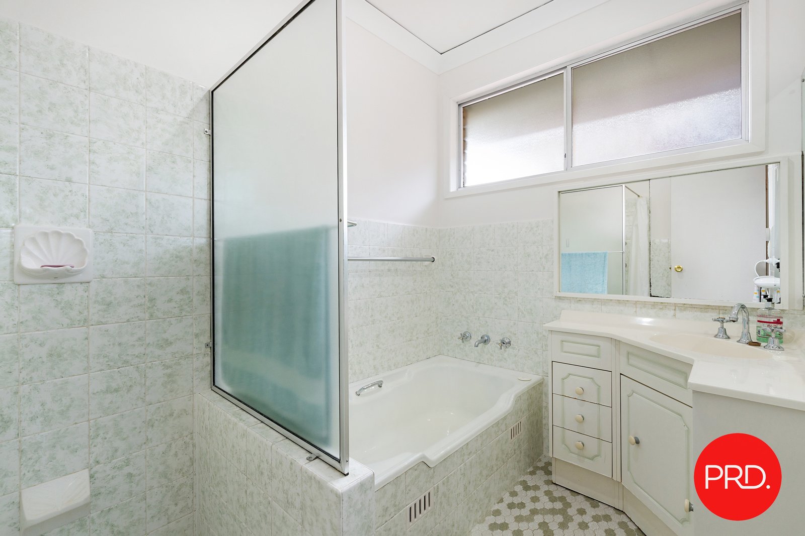 27 Annette Avenue KOGARAH 13