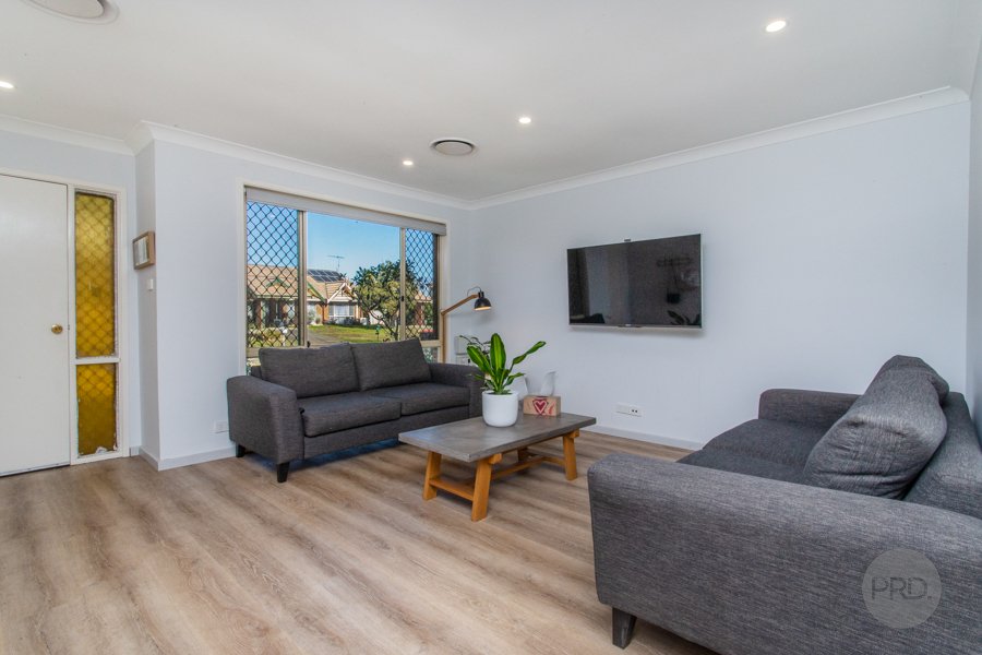 27 Antares Place CRANEBROOK 3