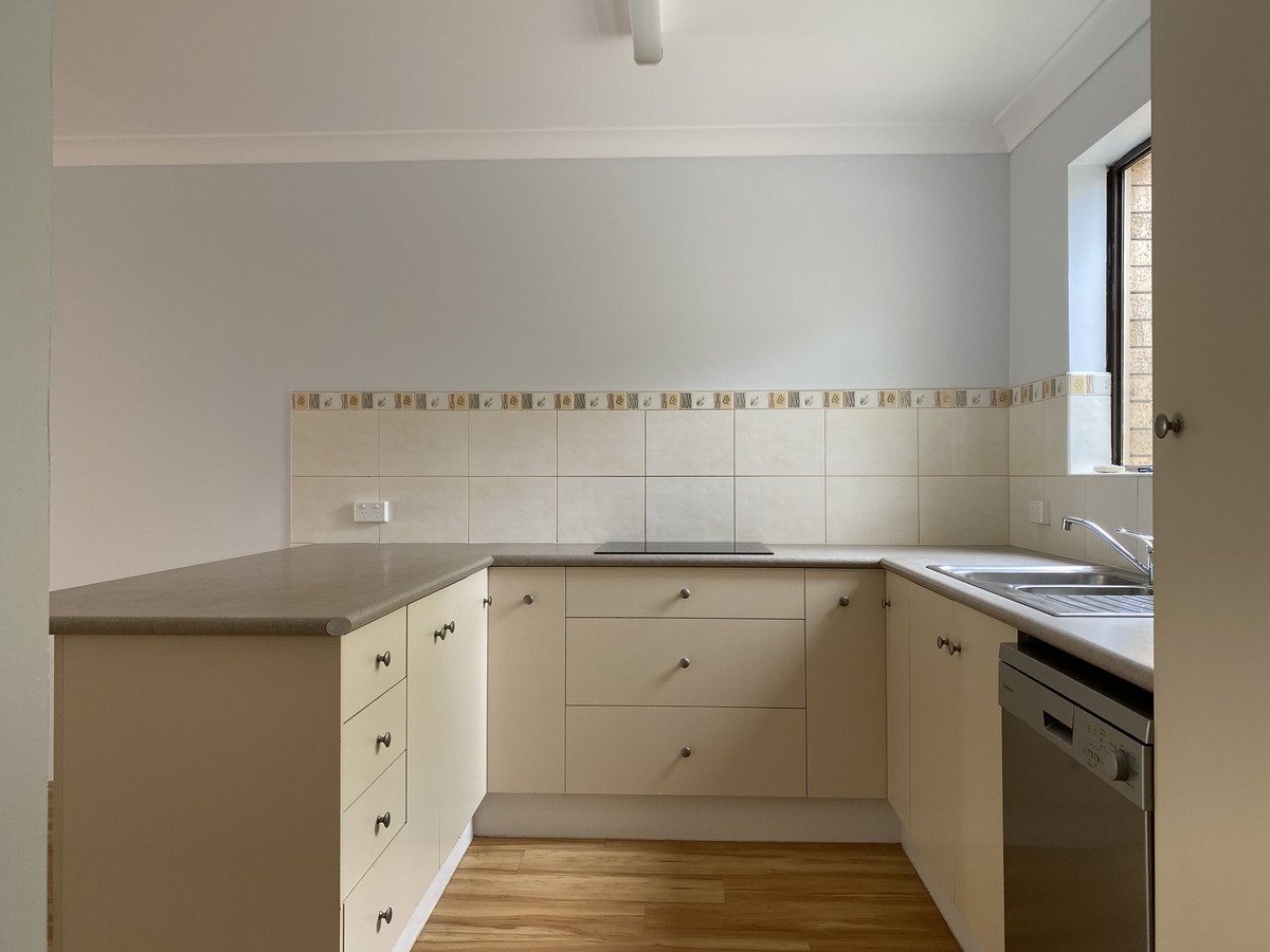 2/7 Aquila Court Mermaid Waters 1