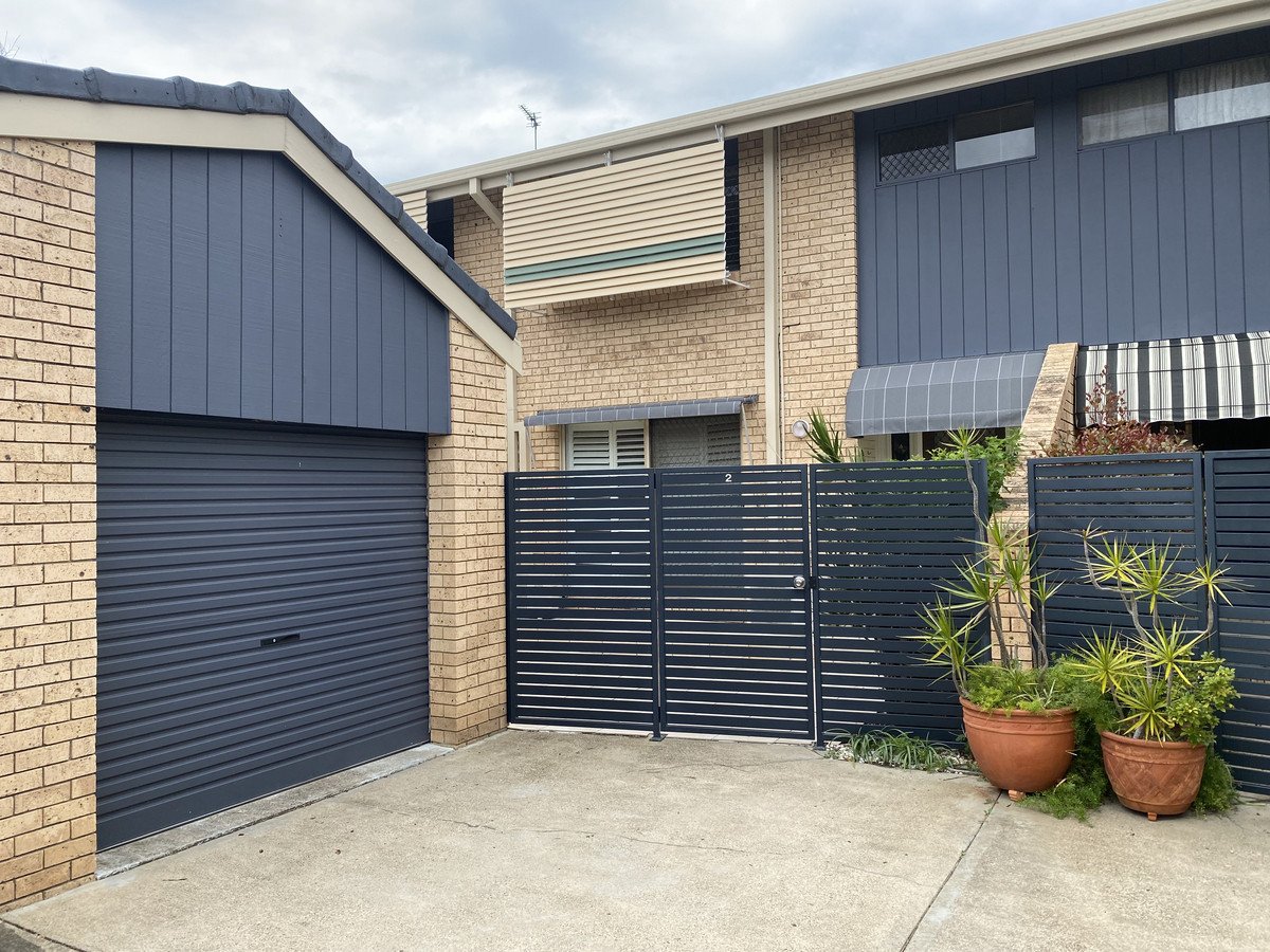 2/7 Aquila Court Mermaid Waters 2