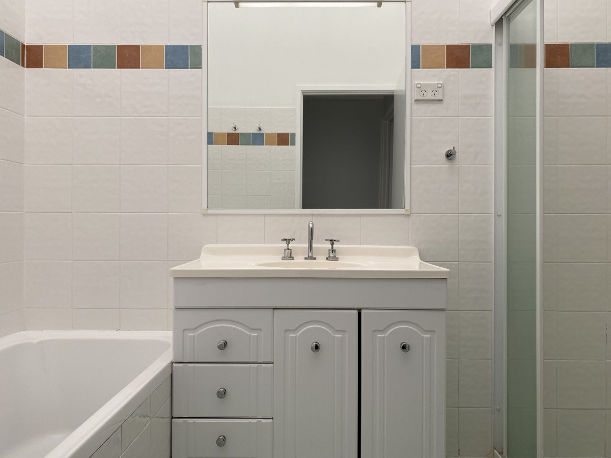 2/7 Aquila Court Mermaid Waters 6