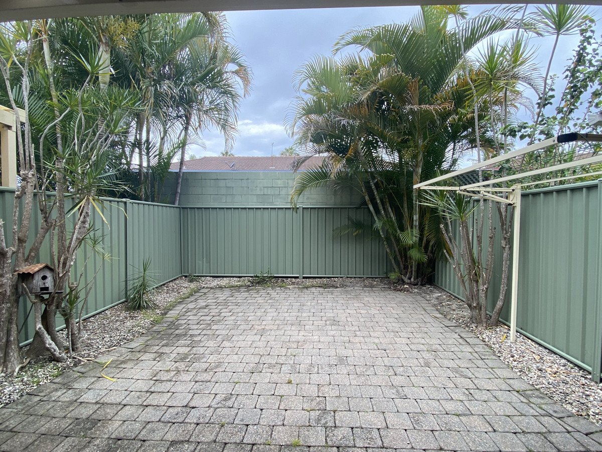 2/7 Aquila Court Mermaid Waters 9