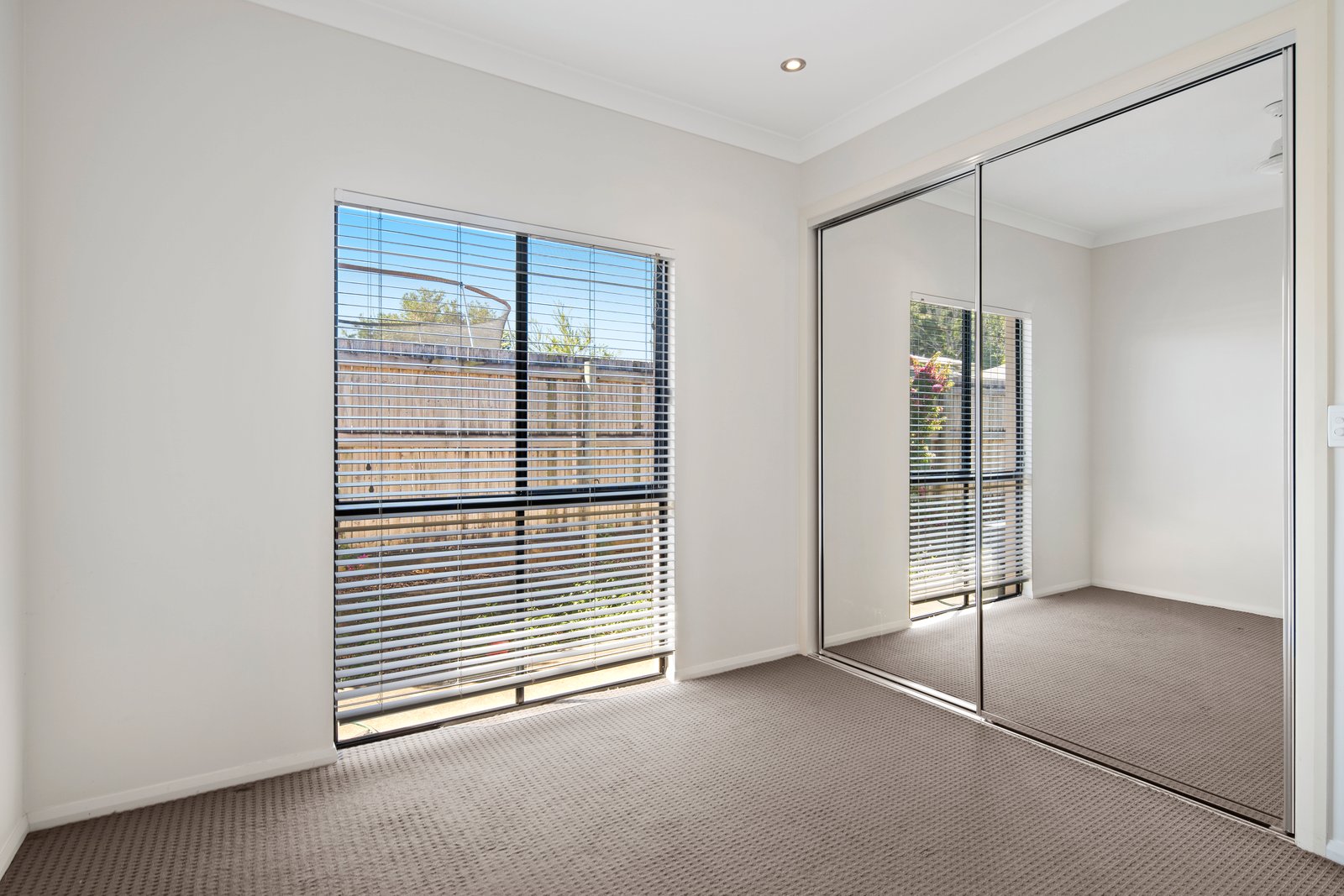 27 Armada Crescent JUBILEE POCKET 7
