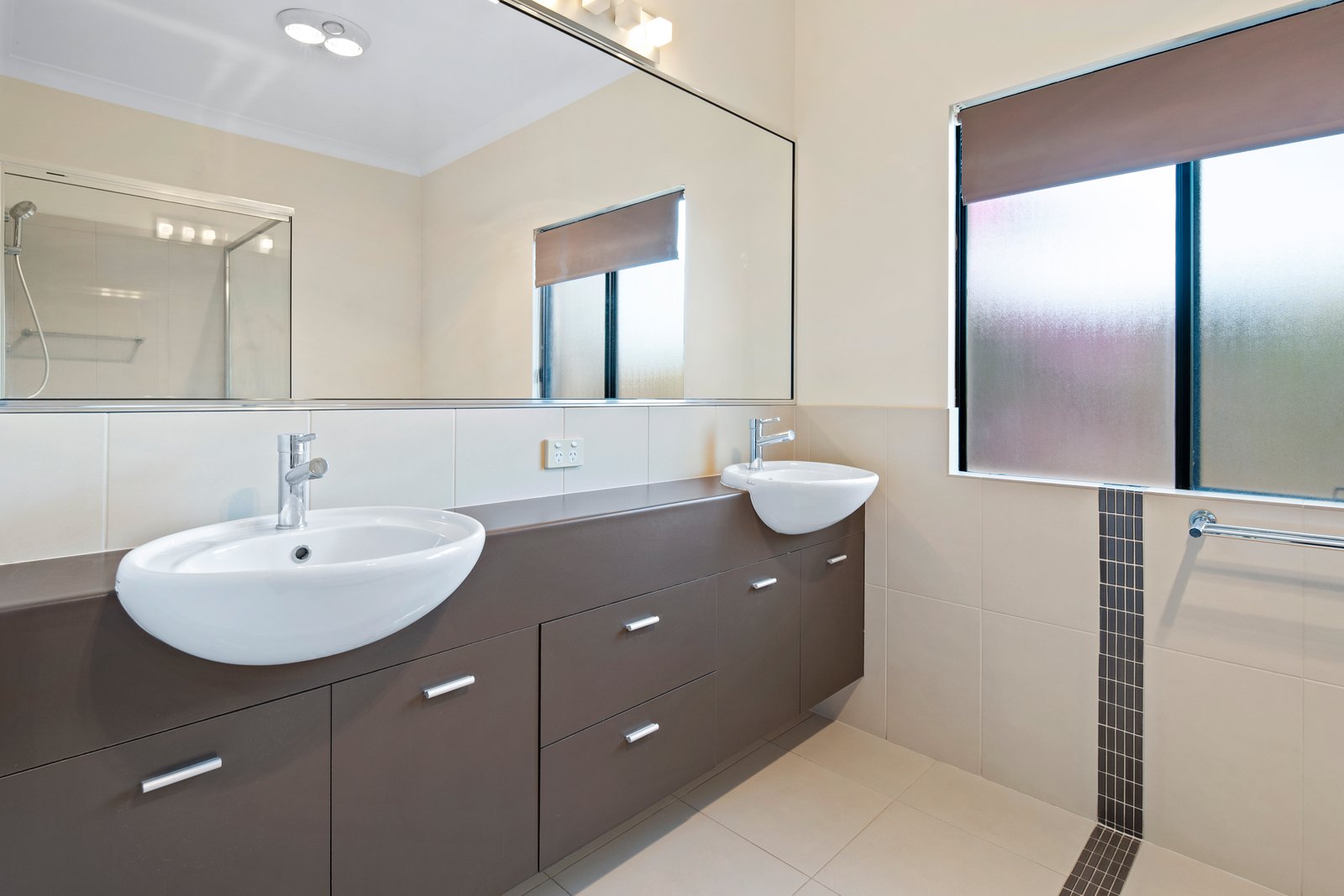 27 Armada Crescent JUBILEE POCKET 12