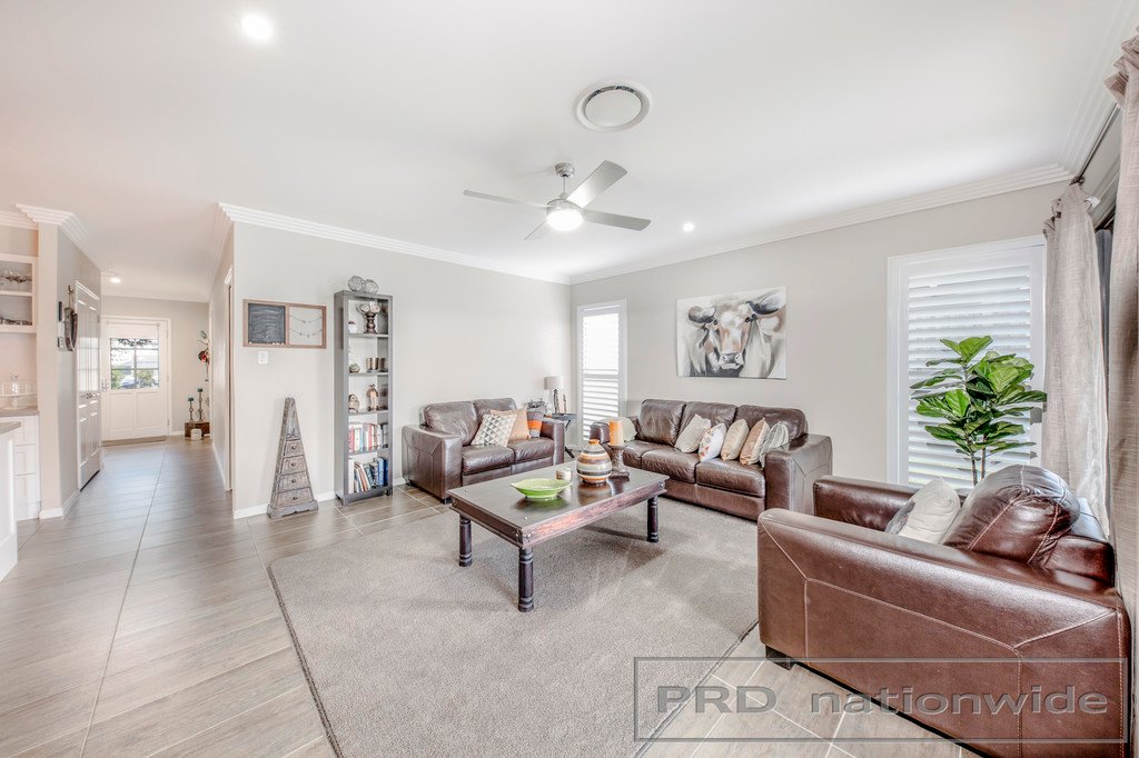 27 Arrowtail Street CHISHOLM 9