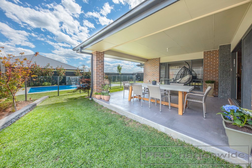 27 Arrowtail Street CHISHOLM 12