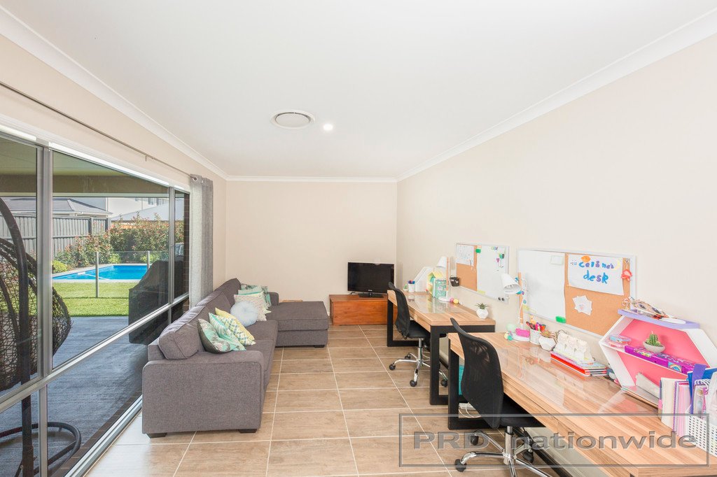 27 Arrowtail Street CHISHOLM 18