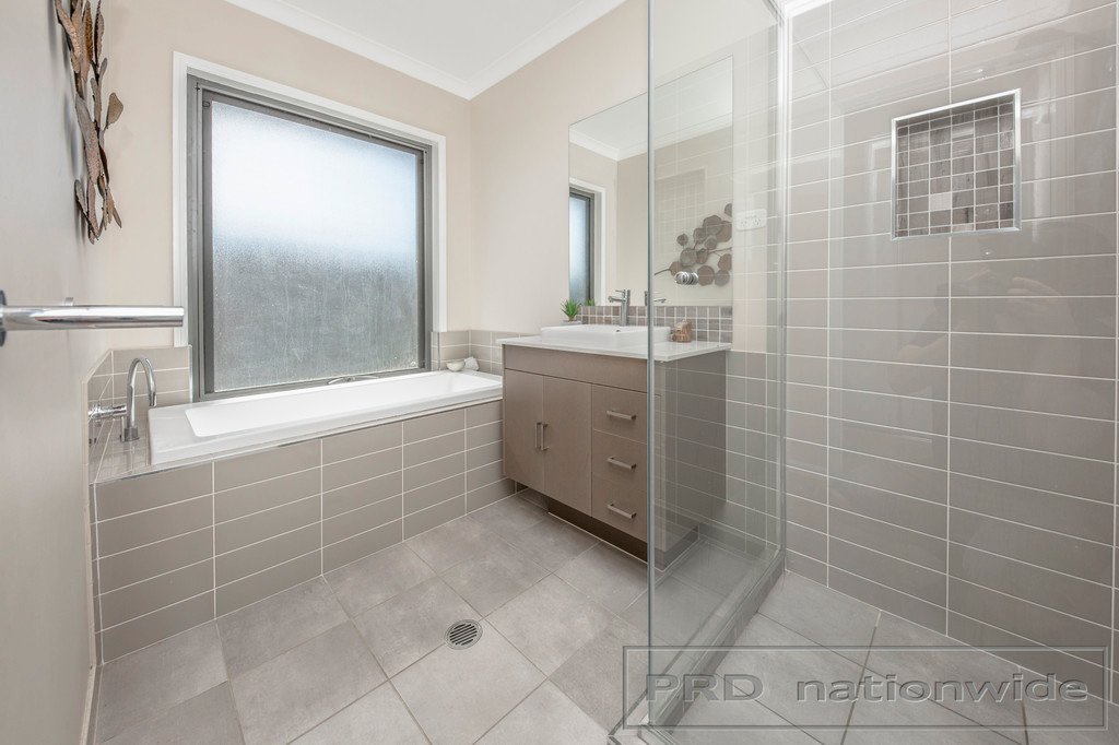 27 Arrowtail Street CHISHOLM 26