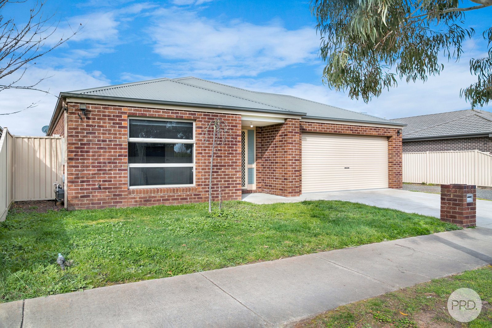 27 Ascot Gardens Drive DELACOMBE 1