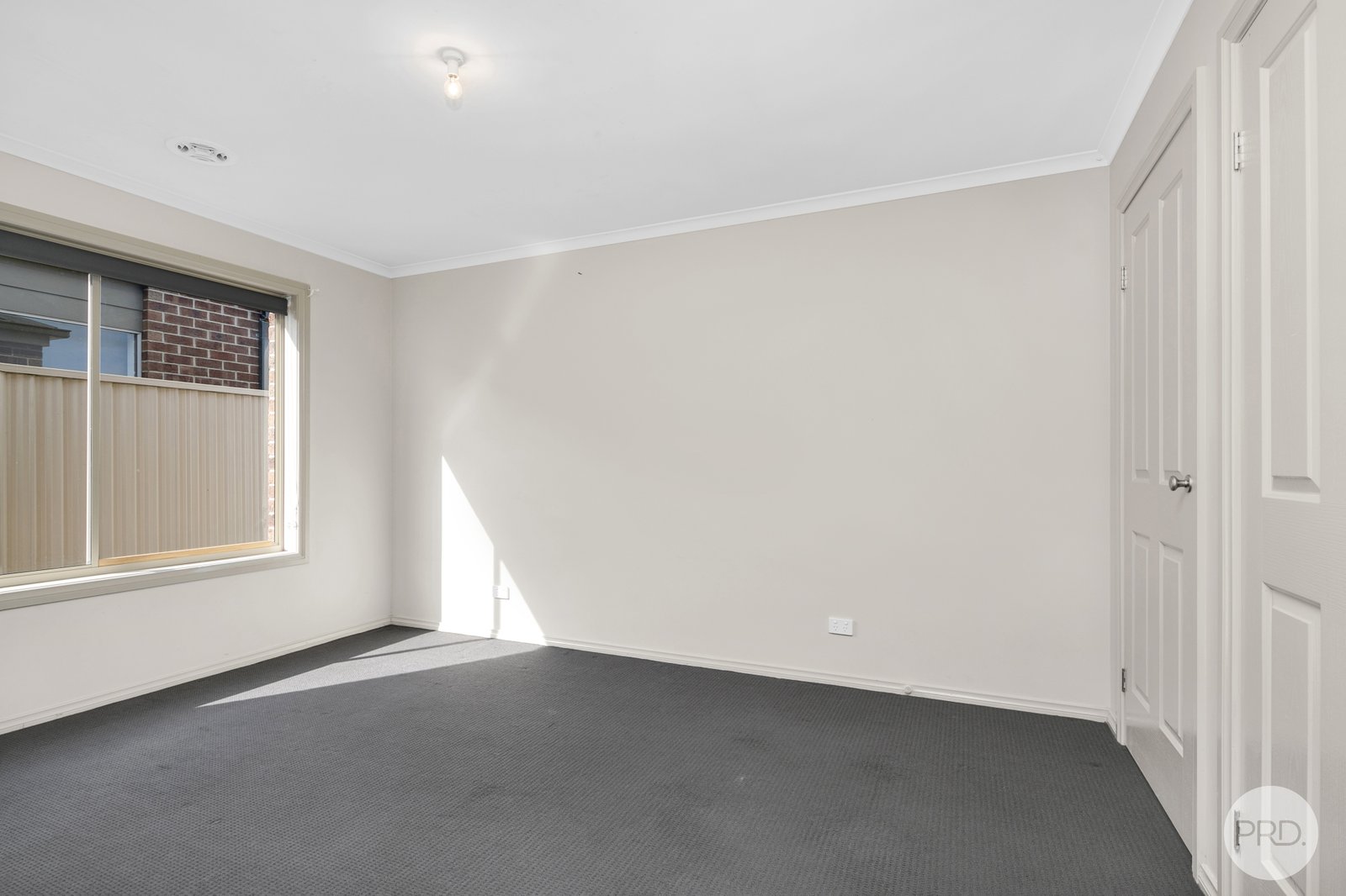 27 Ascot Gardens Drive DELACOMBE 4