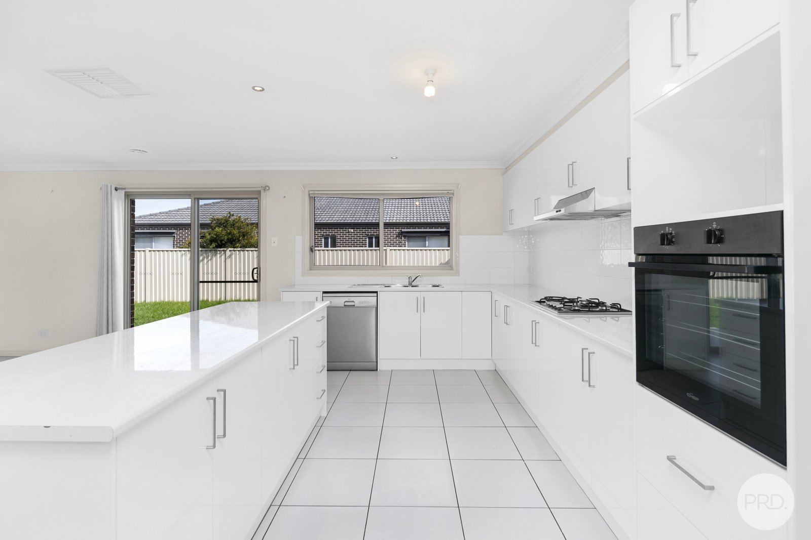 27 Ascot Gardens Drive DELACOMBE 6