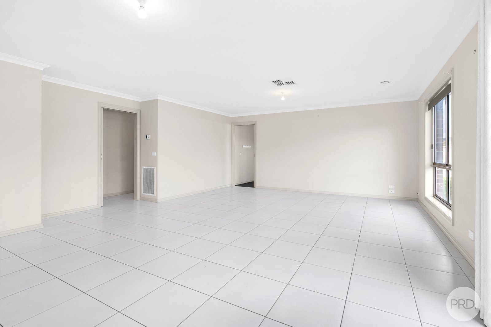 27 Ascot Gardens Drive DELACOMBE 8