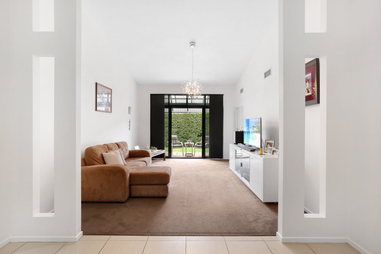 27 Athanlin Avenue HAYWARDS BAY 6