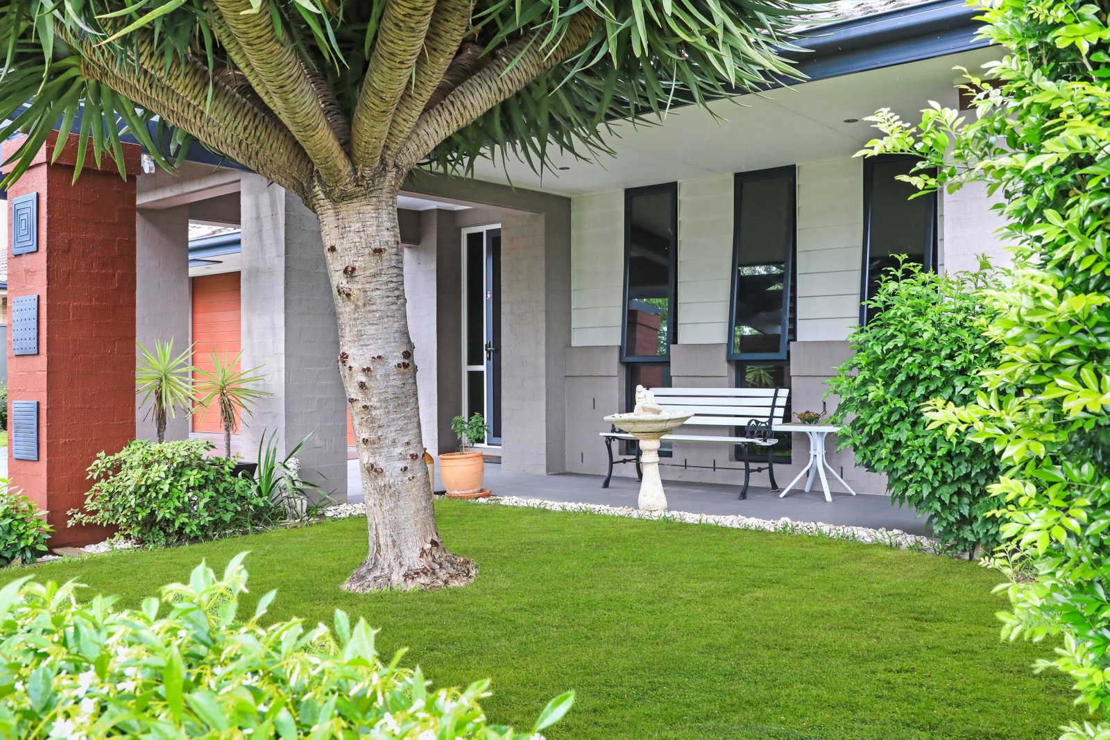 27 Athanlin Avenue HAYWARDS BAY 14